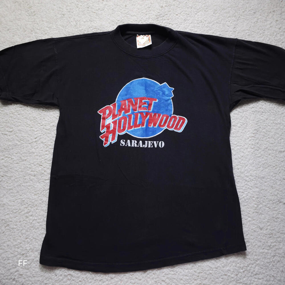 Planet Hollywood Sarajevo Mens Medium Black Graphic Tee Vintage Logo Souvenir
